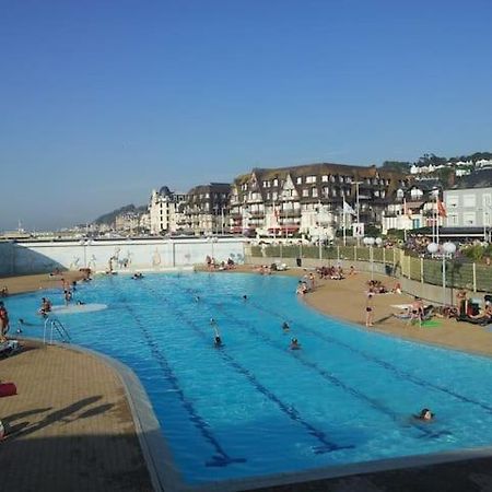 Un Chez Soi Bord De Mer Trouville-sur-Mer Exterior photo